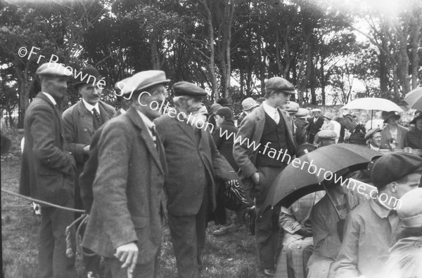 SHOW AT BRIDGEND : SPECTATORS